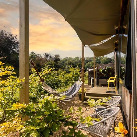 The Hive - Unique Hot Tub Cabin In ミルポート エクステリア 写真