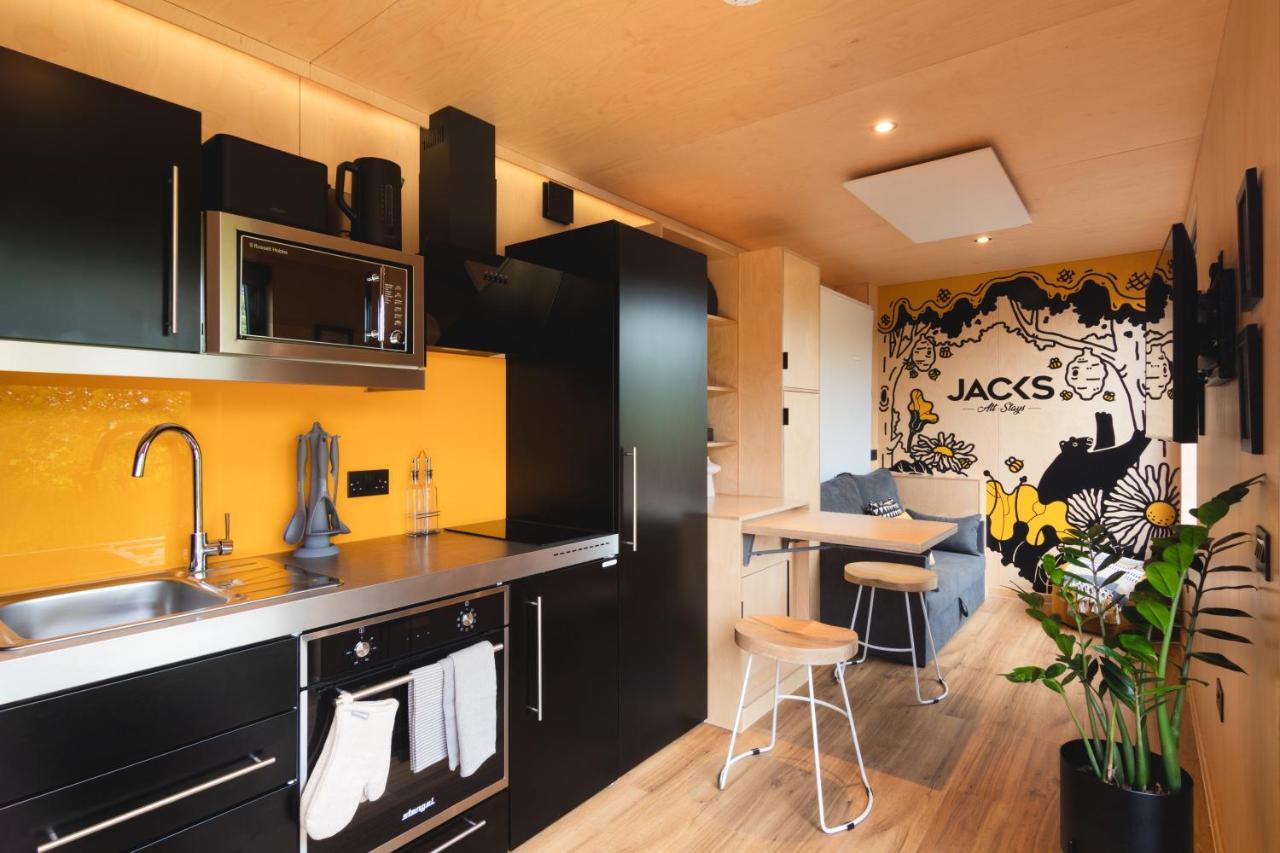 The Hive - Unique Hot Tub Cabin In ミルポート エクステリア 写真