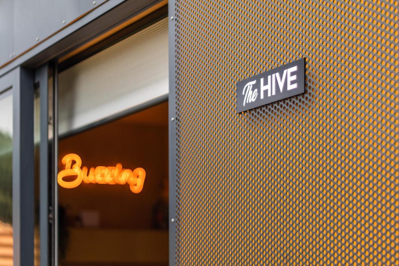 The Hive - Unique Hot Tub Cabin In ミルポート エクステリア 写真