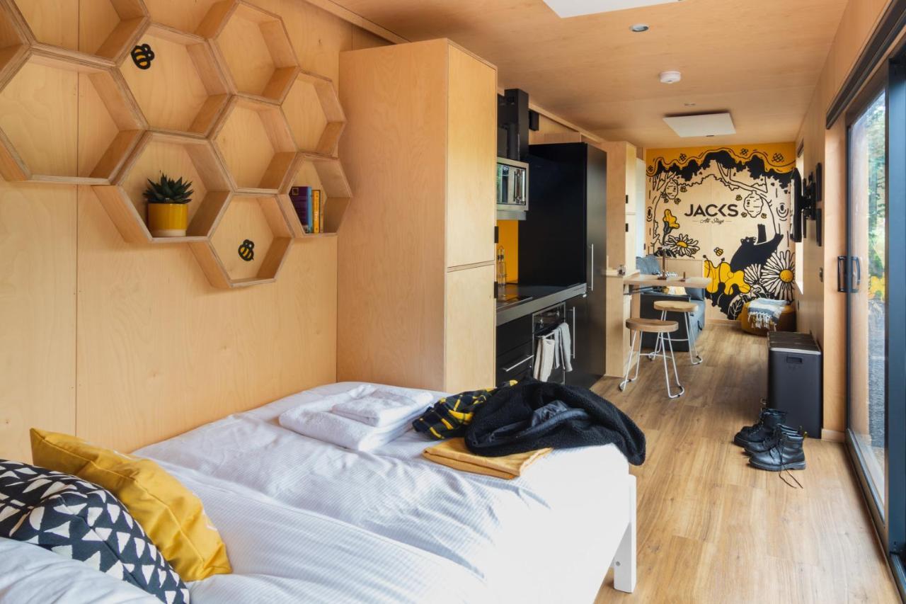 The Hive - Unique Hot Tub Cabin In ミルポート エクステリア 写真
