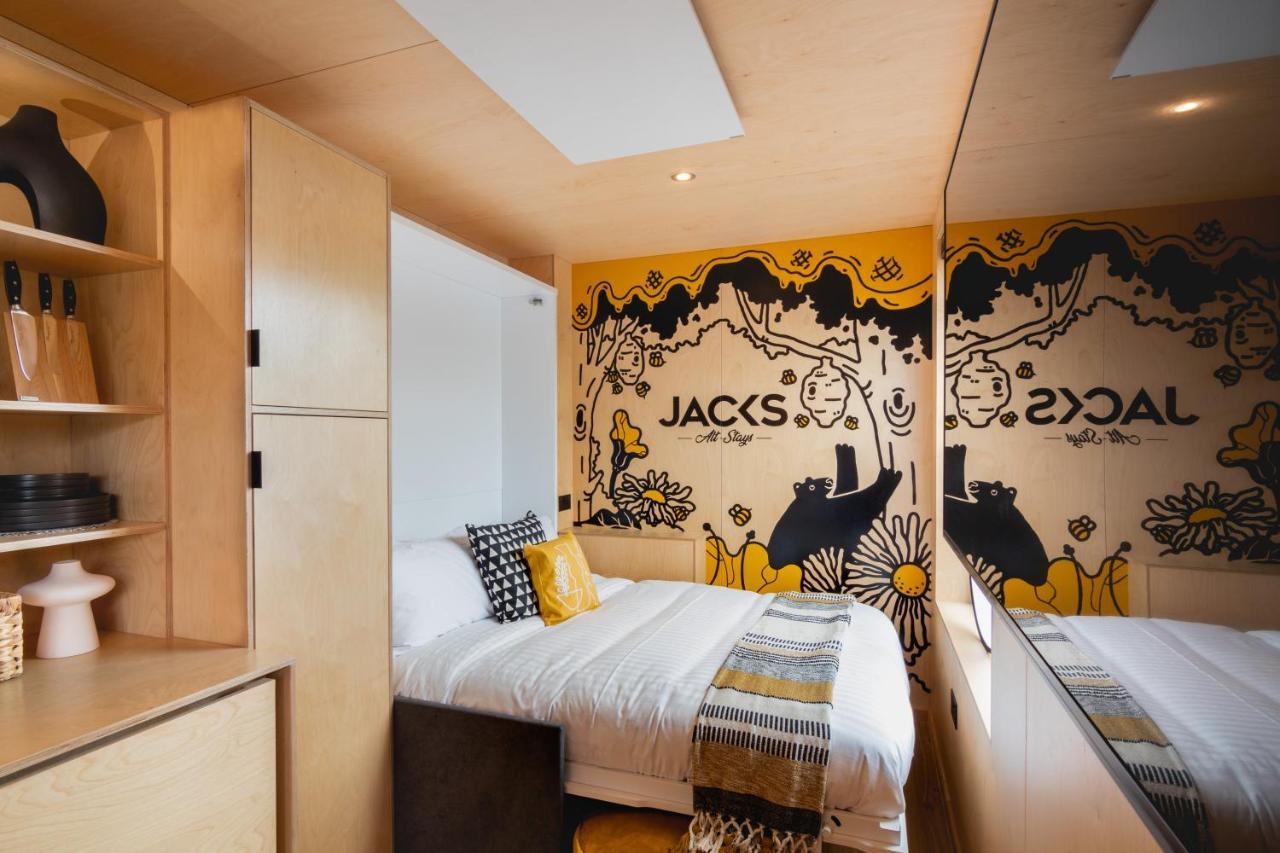 The Hive - Unique Hot Tub Cabin In ミルポート エクステリア 写真