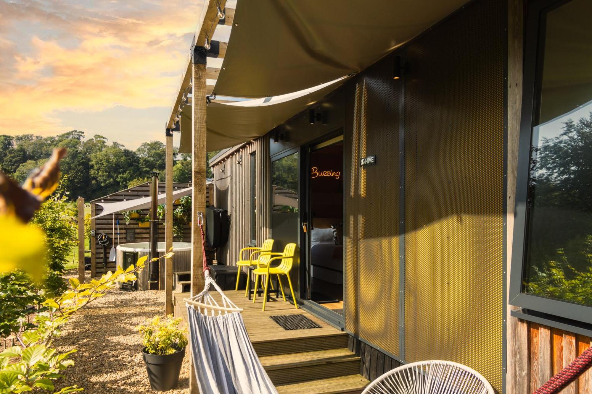 The Hive - Unique Hot Tub Cabin In ミルポート エクステリア 写真